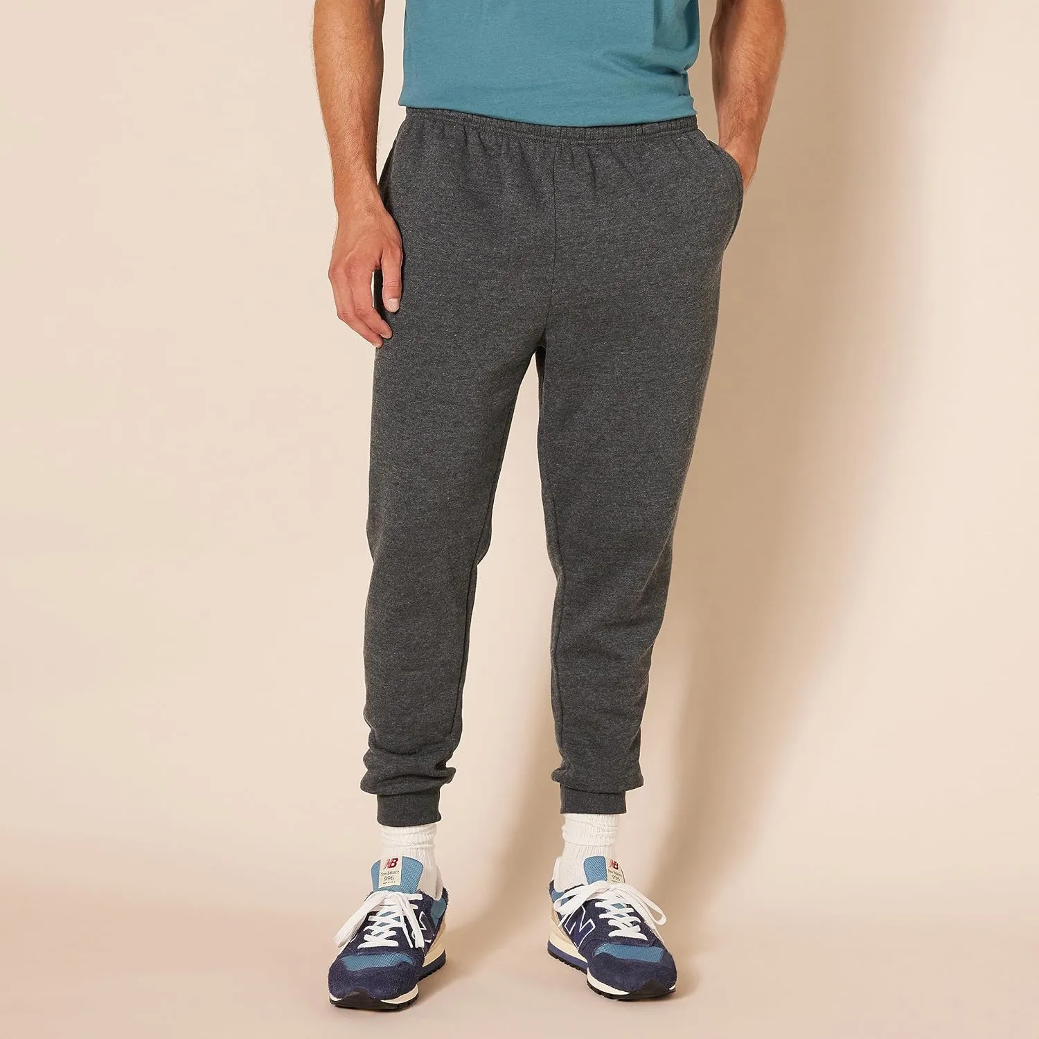 Amazon Essentials Men's Joggers Sweatpants, Fleece, Comfortable Fit