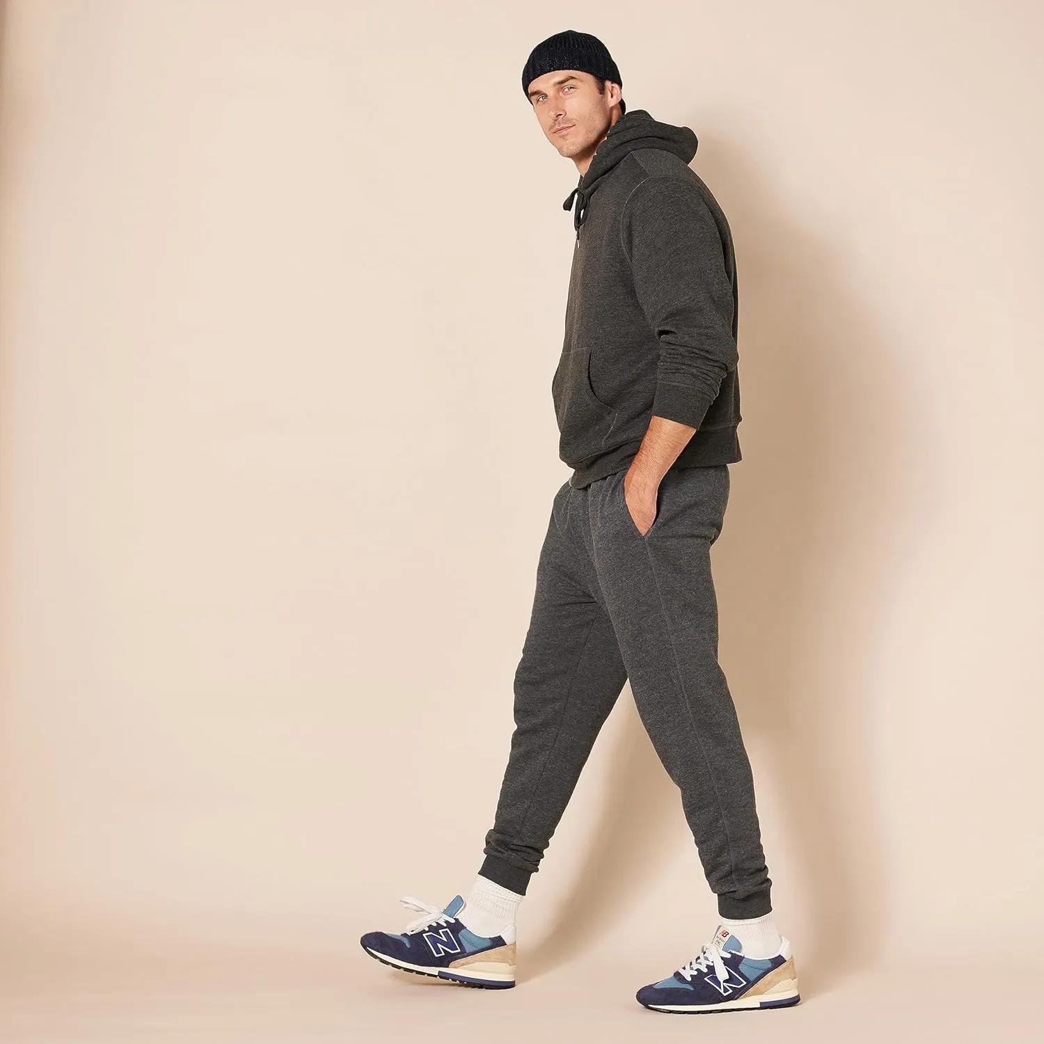 Amazon Essentials Men's Joggers Sweatpants, Fleece, Comfortable Fit