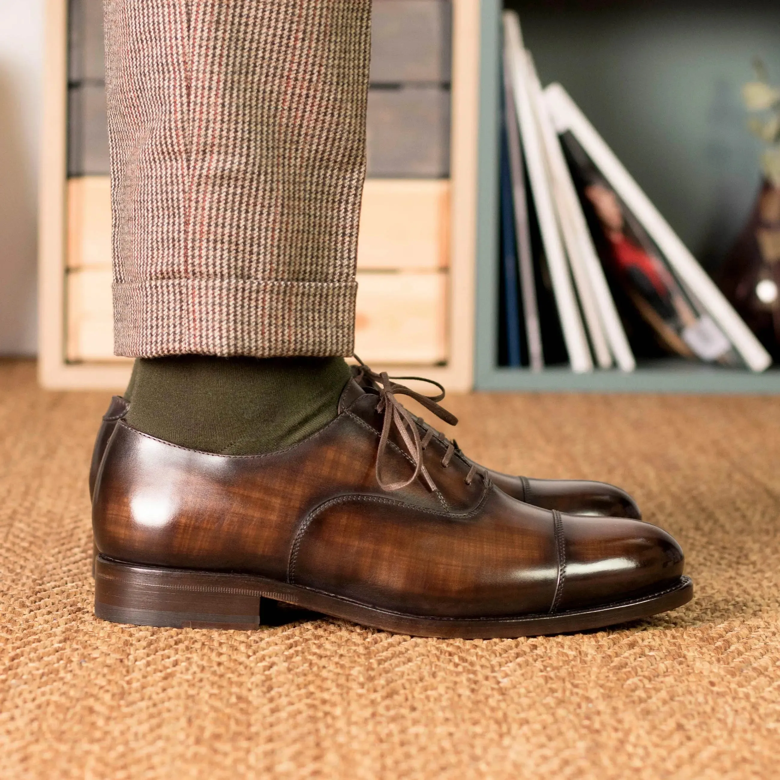DapperFam Rafael in Brown Men's Hand-Painted Patina Oxford