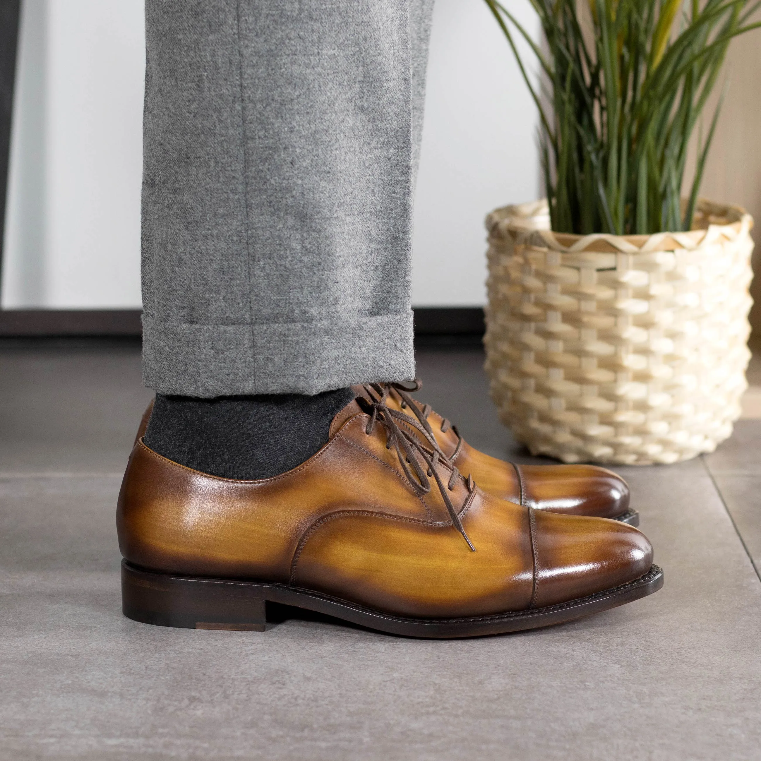 DapperFam Rafael in Cognac Men's Hand-Painted Patina Oxford