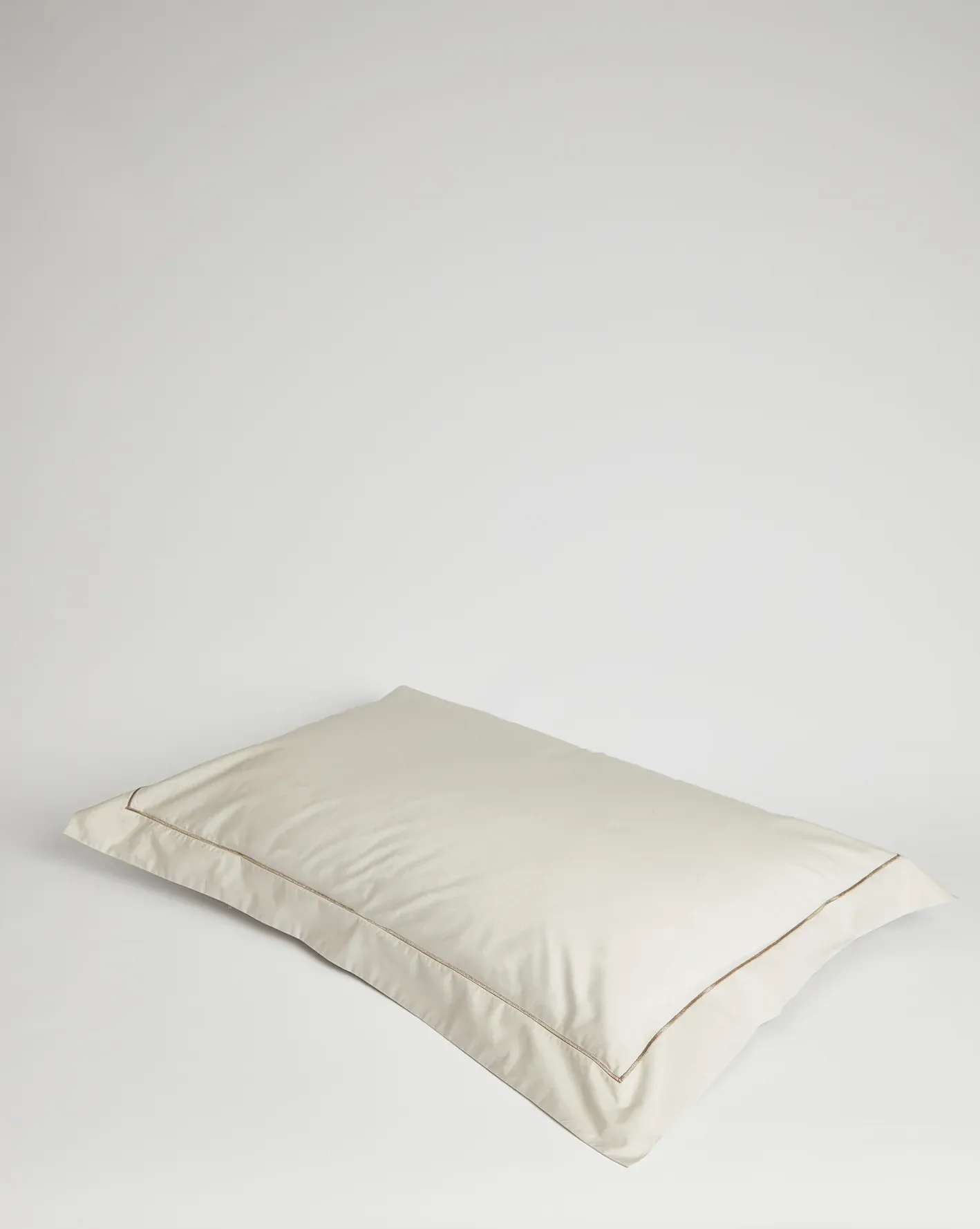 Foxford Oxford Nacre Pillowcase with Rolenio
