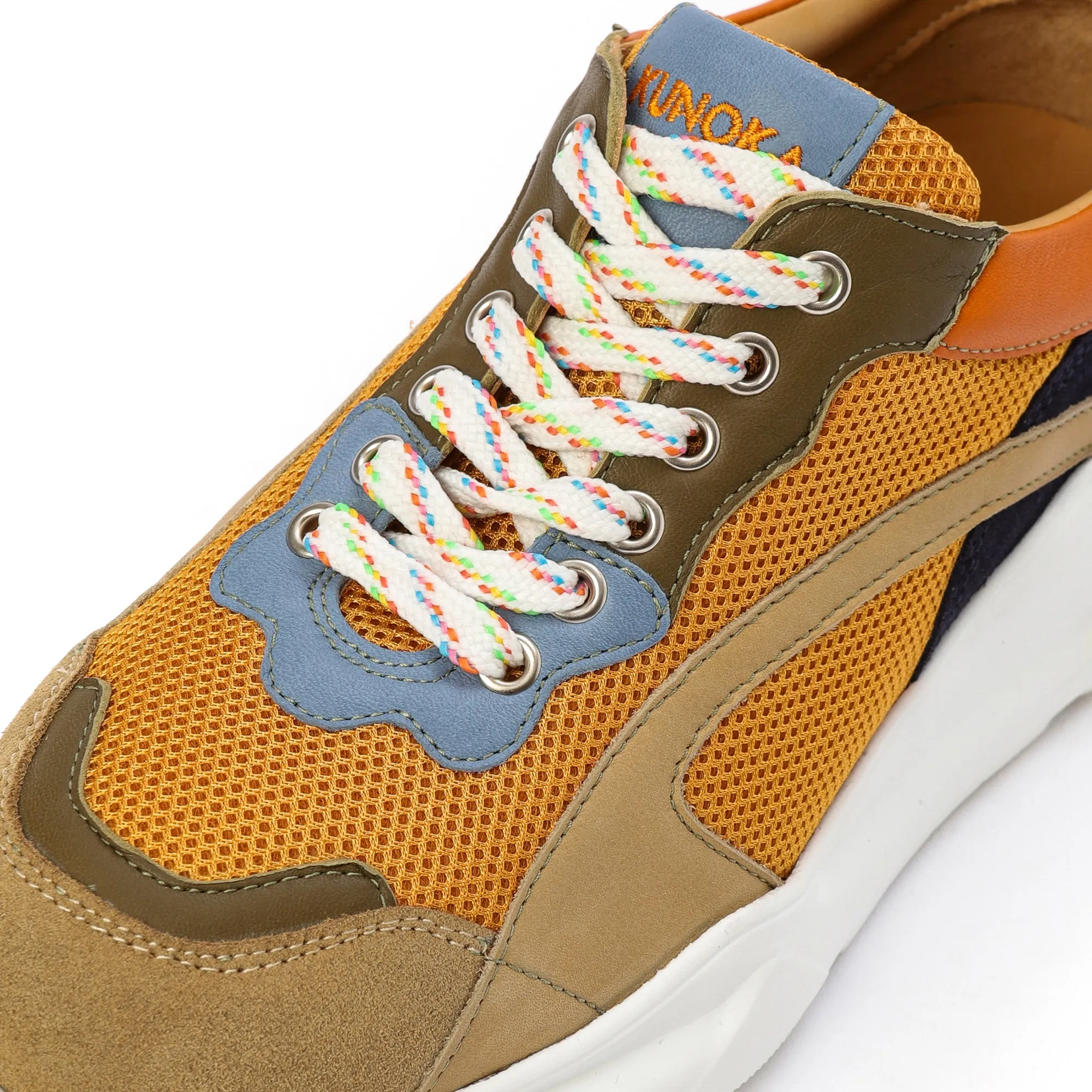 IZZI platform sneaker - star