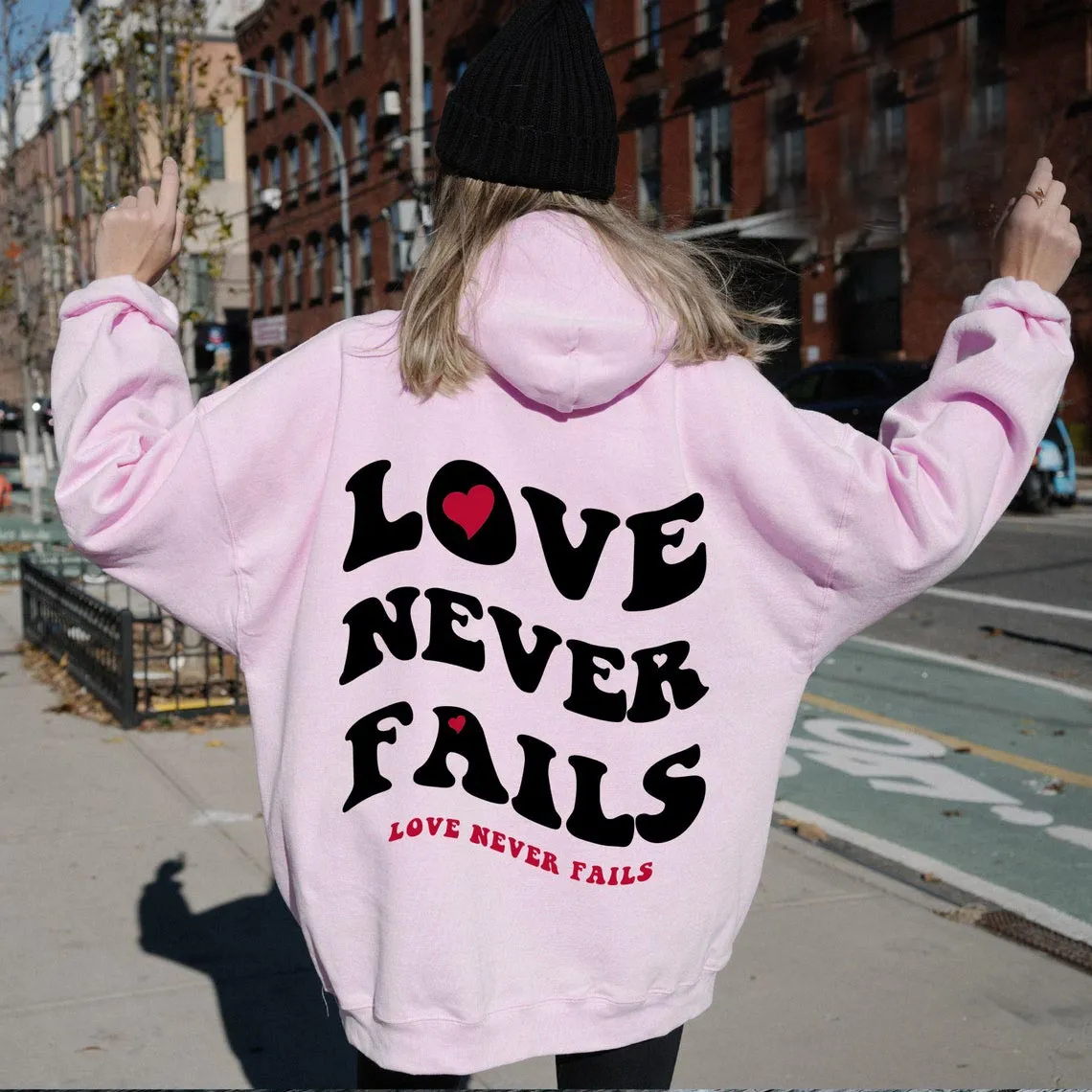 Love Never Fails Aesthetic Oversized Hoodie for Valentine positive Trendy Quotes Christian pullovers heart graphic wamer tops