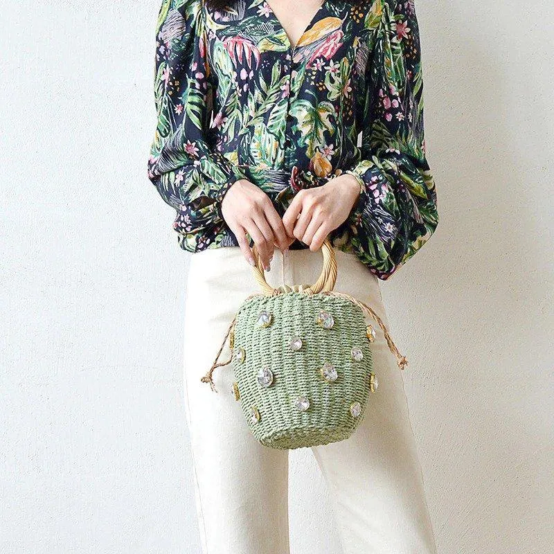 Mesmeric Diamond Straw Handbag