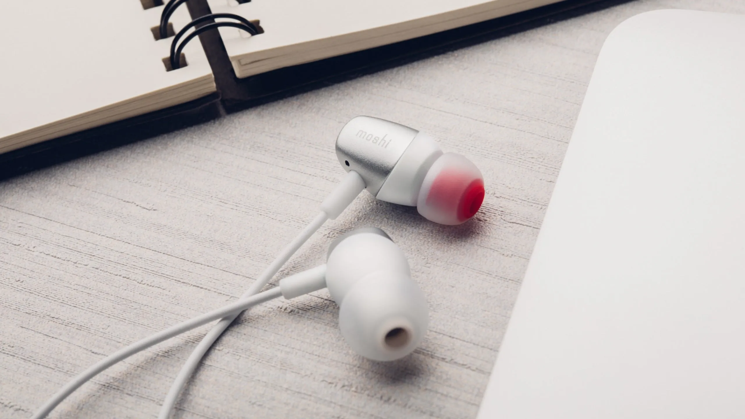 MOSHI Mythro C USB Type-C Earbuds with Mic - Silver