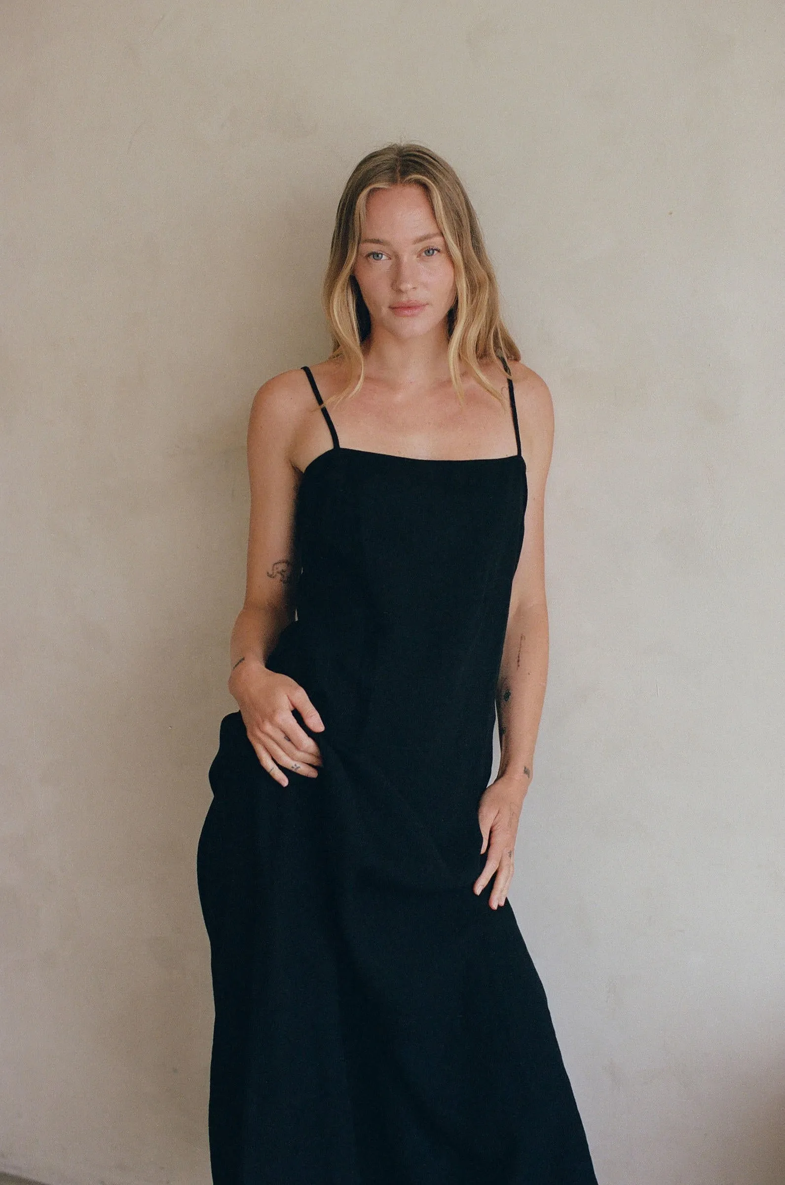 Quella 100% Linen Maxi Dress