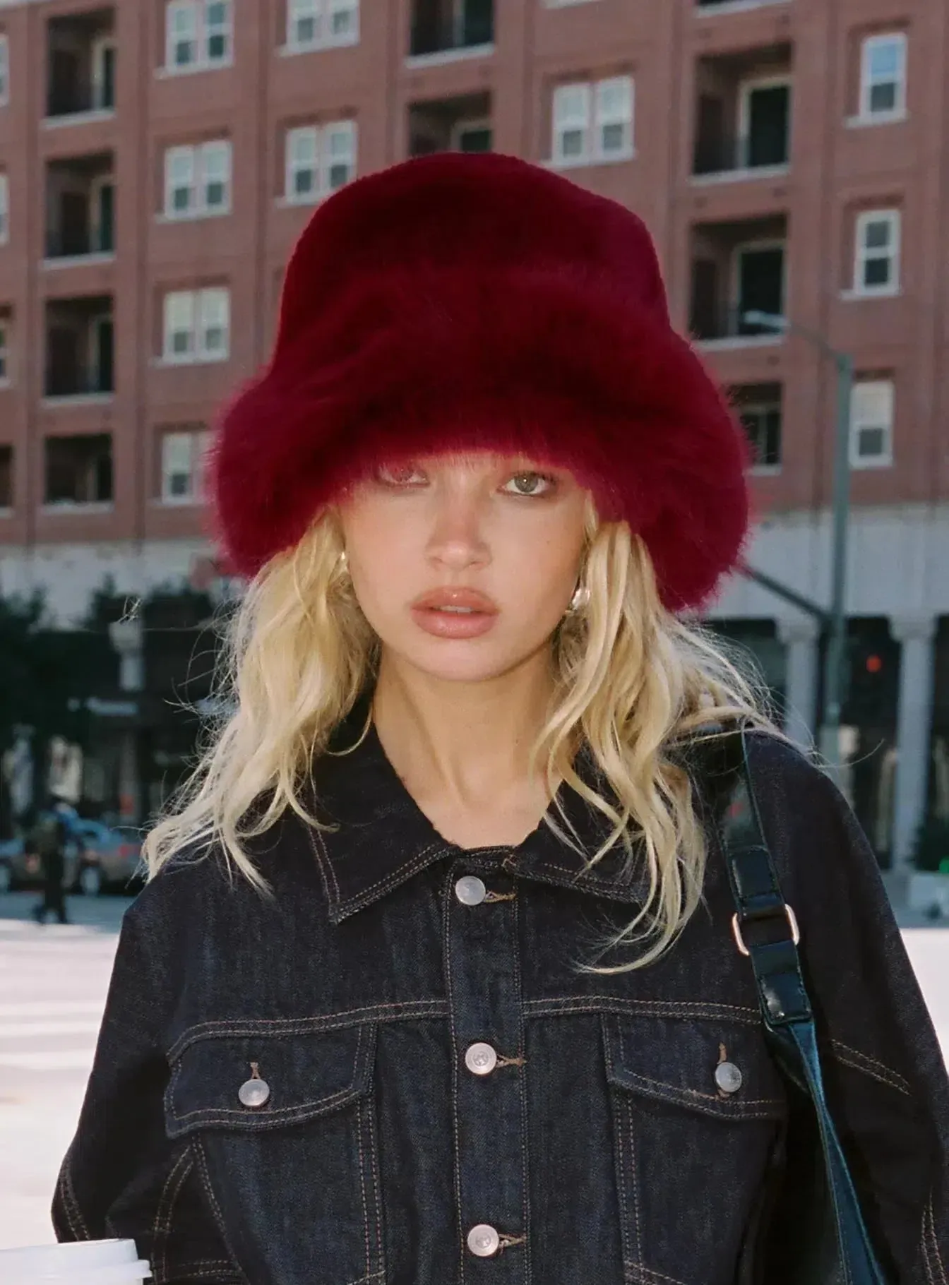 Selisara – Red plush – Bucket hat